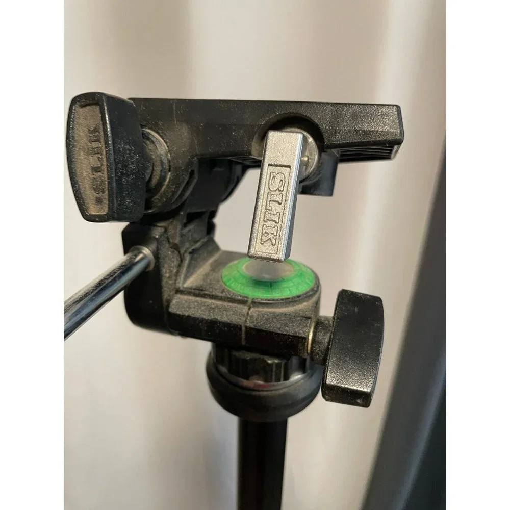 Slik Universal U-112 Tripod extends from 22